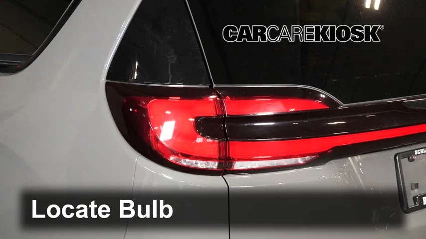 2021 Chrysler Pacifica Hybrid Touring 3.6L V6 PHEV Lights Brake Light (replace bulb)